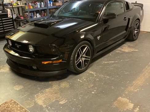 Used 2009 Ford Mustang GT Premium RWD image 1