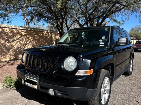Used 2014 Jeep Patriot Sport w/ Power Value Group image 4