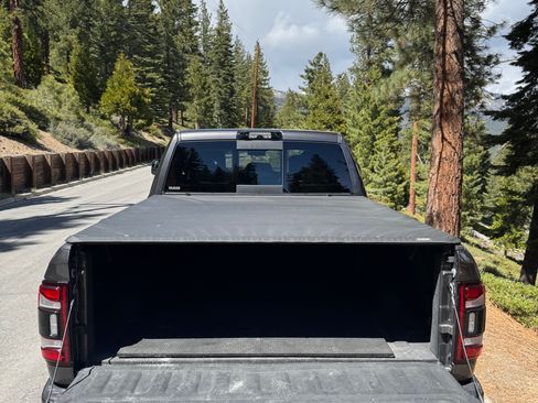 Used 2022 RAM 3500 Limited AWD/4WD image 9