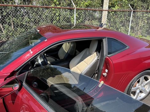 Used 2010 Chevrolet Camaro LT RWD image 2
