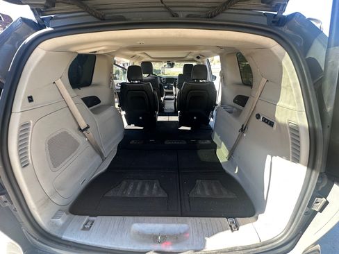 Used 2022 Chrysler Pacifica Limited image 11