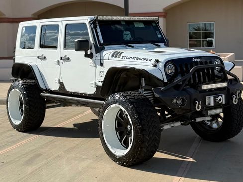 Used 2011 Jeep Wrangler Unlimited Sahara w/ Connectivity Group image 1