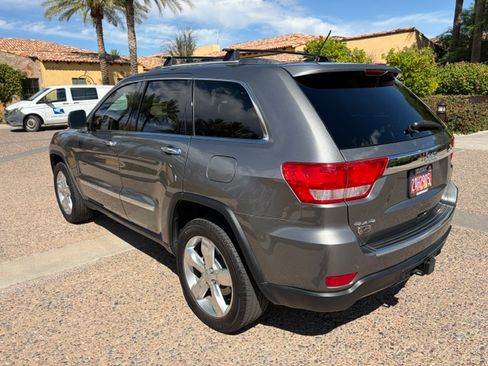 Used 2011 Jeep Grand Cherokee Overland Summit image 19