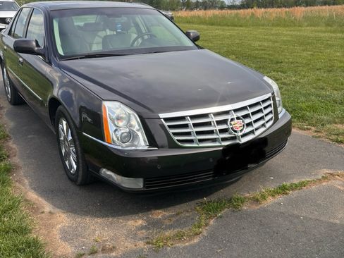 Used 2008 Cadillac DTS FWD image 22