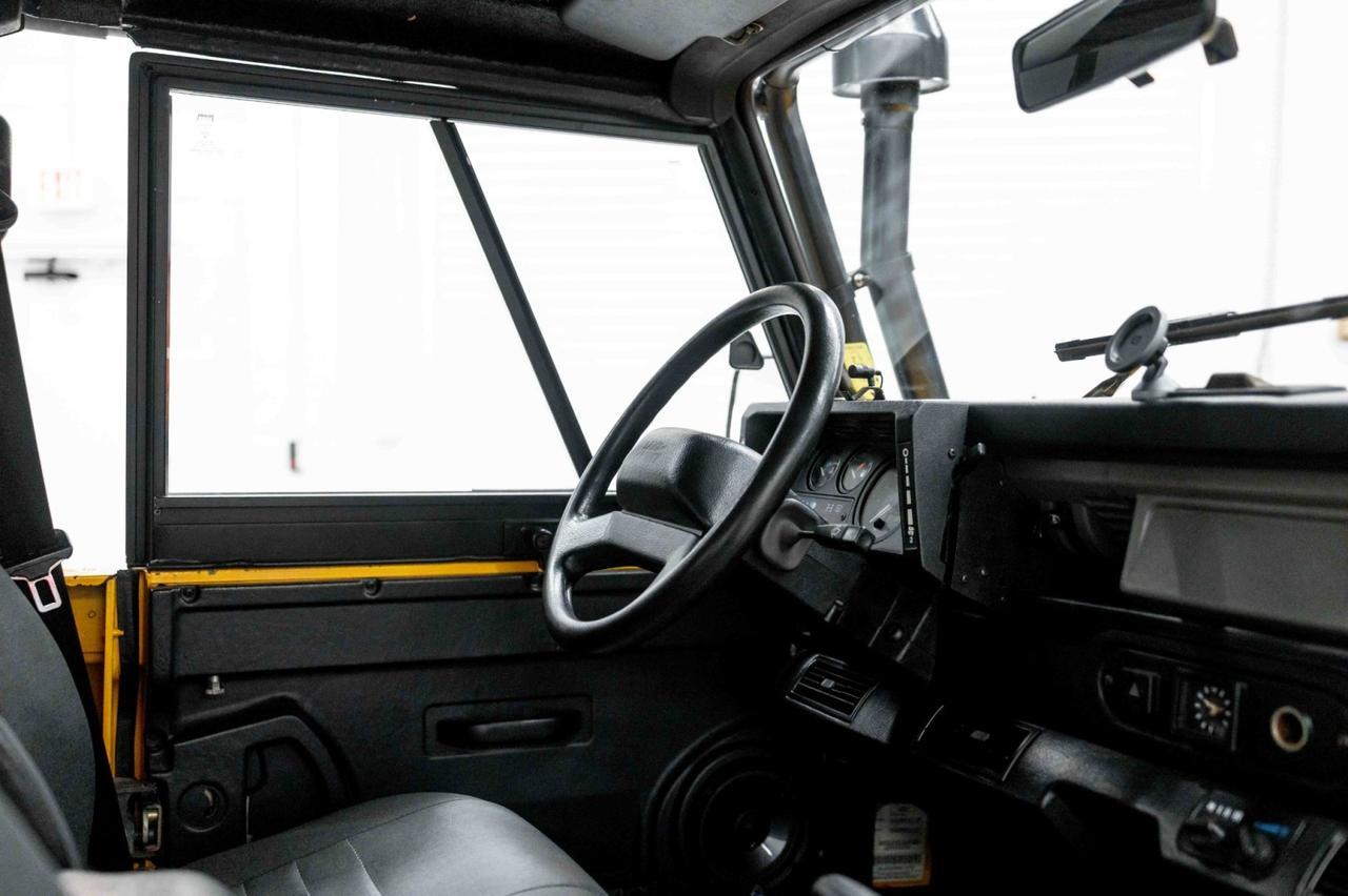 Used 1997 Land Rover Defender 90 AWD/4WD image 16
