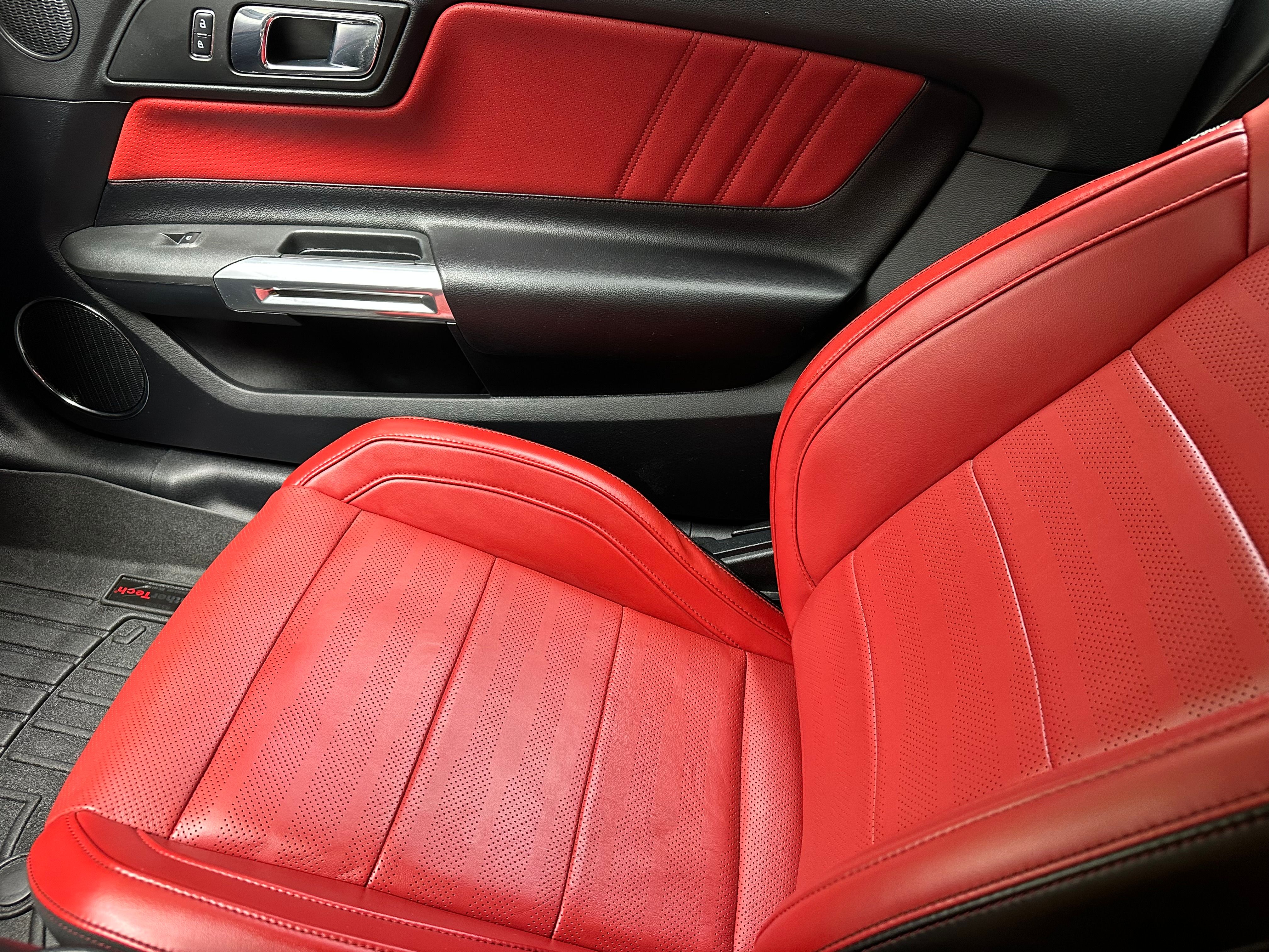 Used 2016 Ford Mustang GT Premium RWD image 25