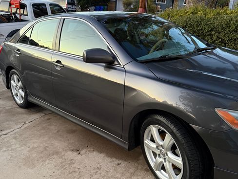 Used 2009 Toyota Camry SE image 2
