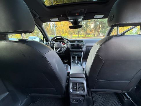 Used 2022 Volkswagen Tiguan SE R-Line image 17