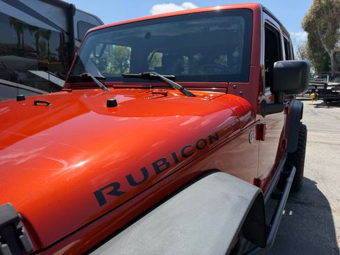 Used 2009 Jeep Wrangler Unlimited Rubicon w/ Dual Top Group AWD/4WD image 9