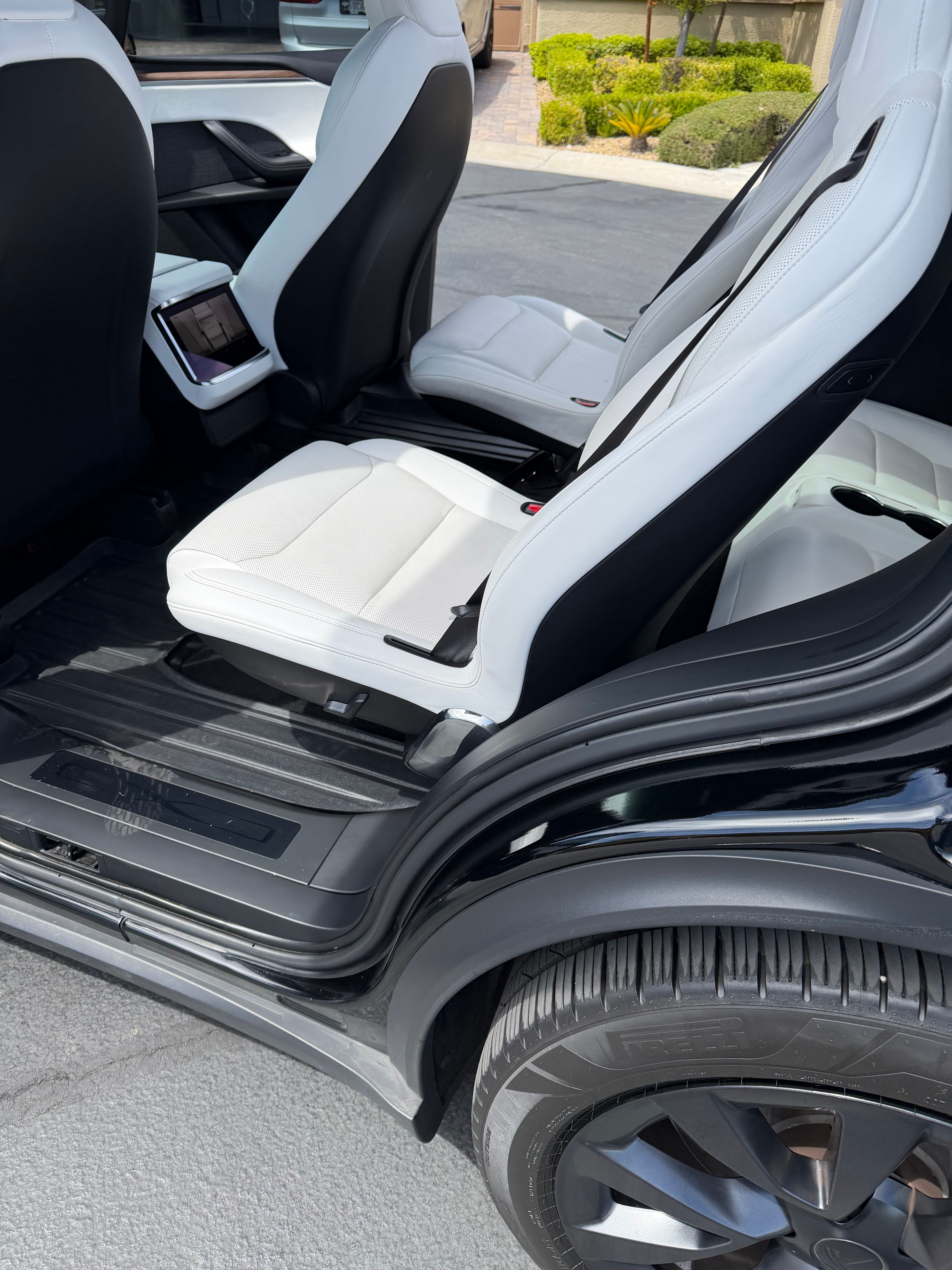 Used 2022 Tesla Model X AWD/4WD image 15