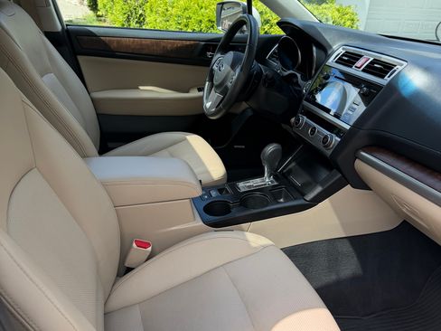Used 2017 Subaru Outback 2.5i Limited AWD/4WD image 23