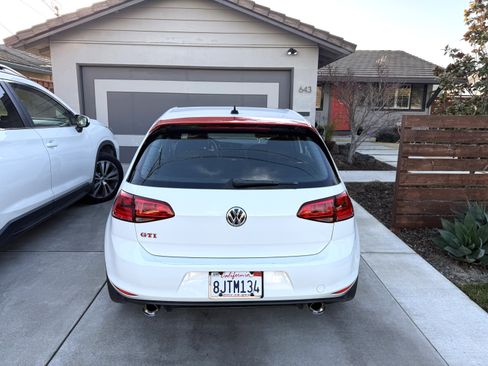 Used 2017 Volkswagen GTI Autobahn image 4