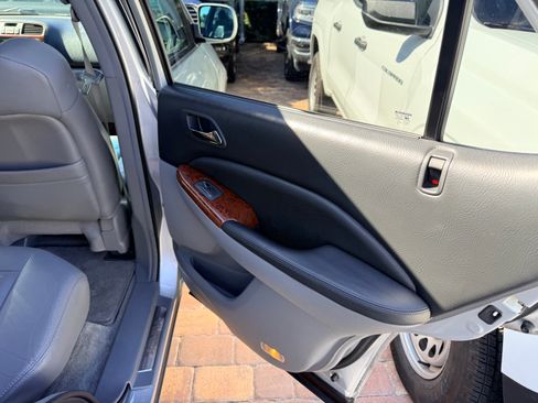 Used 2005 Acura MDX Touring image 19
