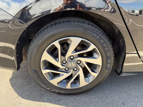 Used 2018 Honda Civic EX image 15