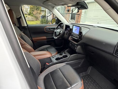 Used 2022 Ford Bronco Sport Outer Banks w/ Tech Package image 9