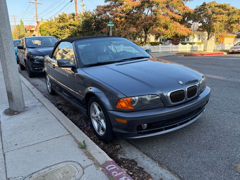 Used 2002 BMW 325Ci Convertible RWD image 5