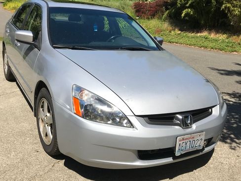 Used 2004 Honda Accord EX image 1