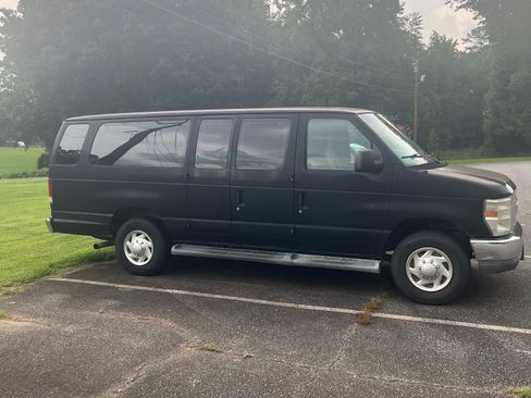 Used 2011 Ford E-350 and Econoline 350 XLT RWD image 5