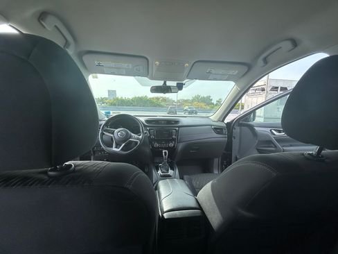 Used 2018 Nissan Rogue SV image 30