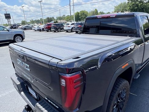 Used 2024 GMC Sierra 2500 Denali Ultimate image 10