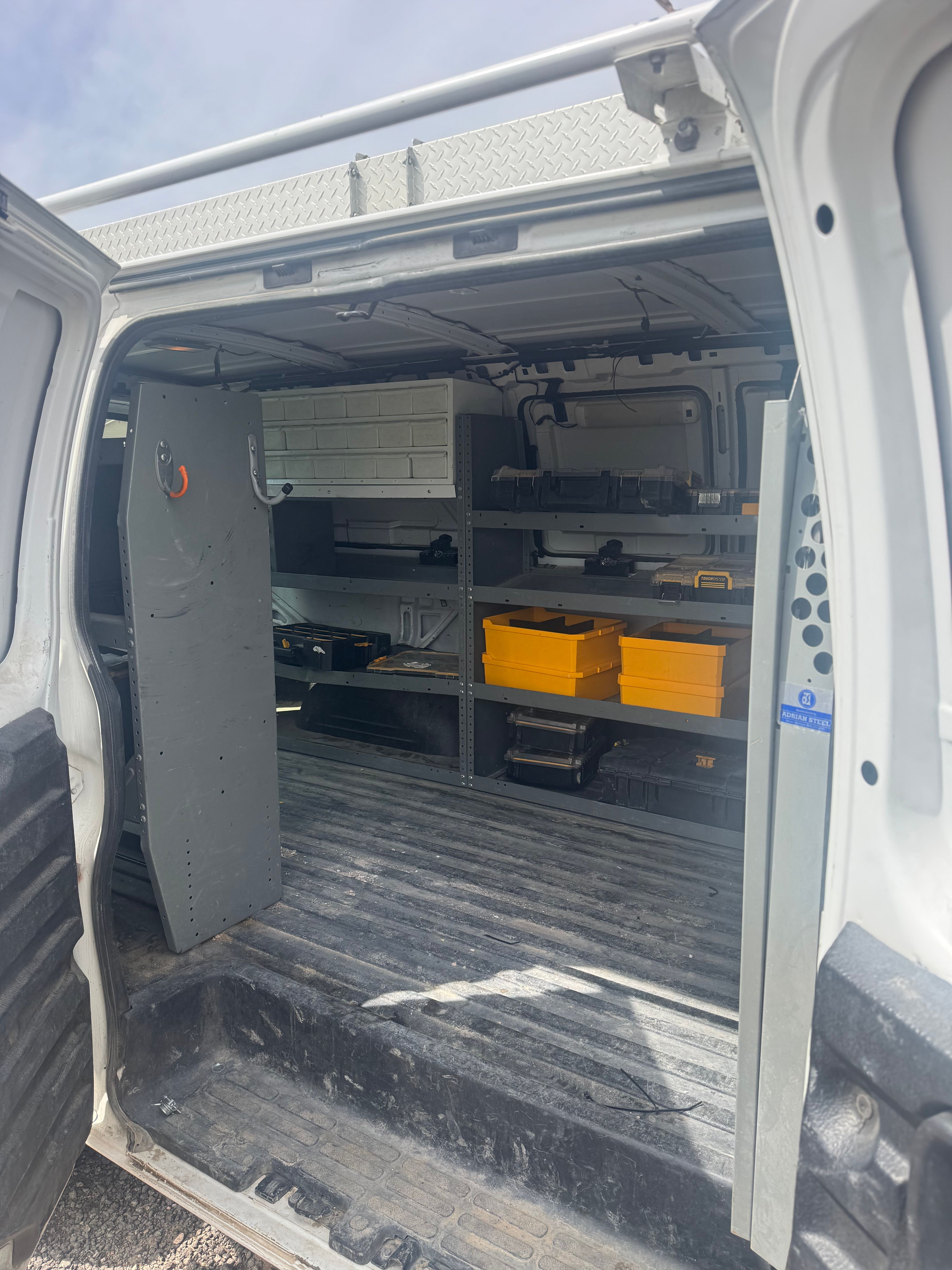 Used 2009 GMC Savana 1500 RWD image 4