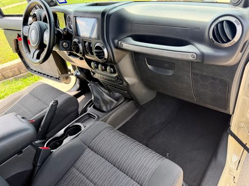 Used 2012 Jeep Wrangler Unlimited Sport AWD/4WD image 16