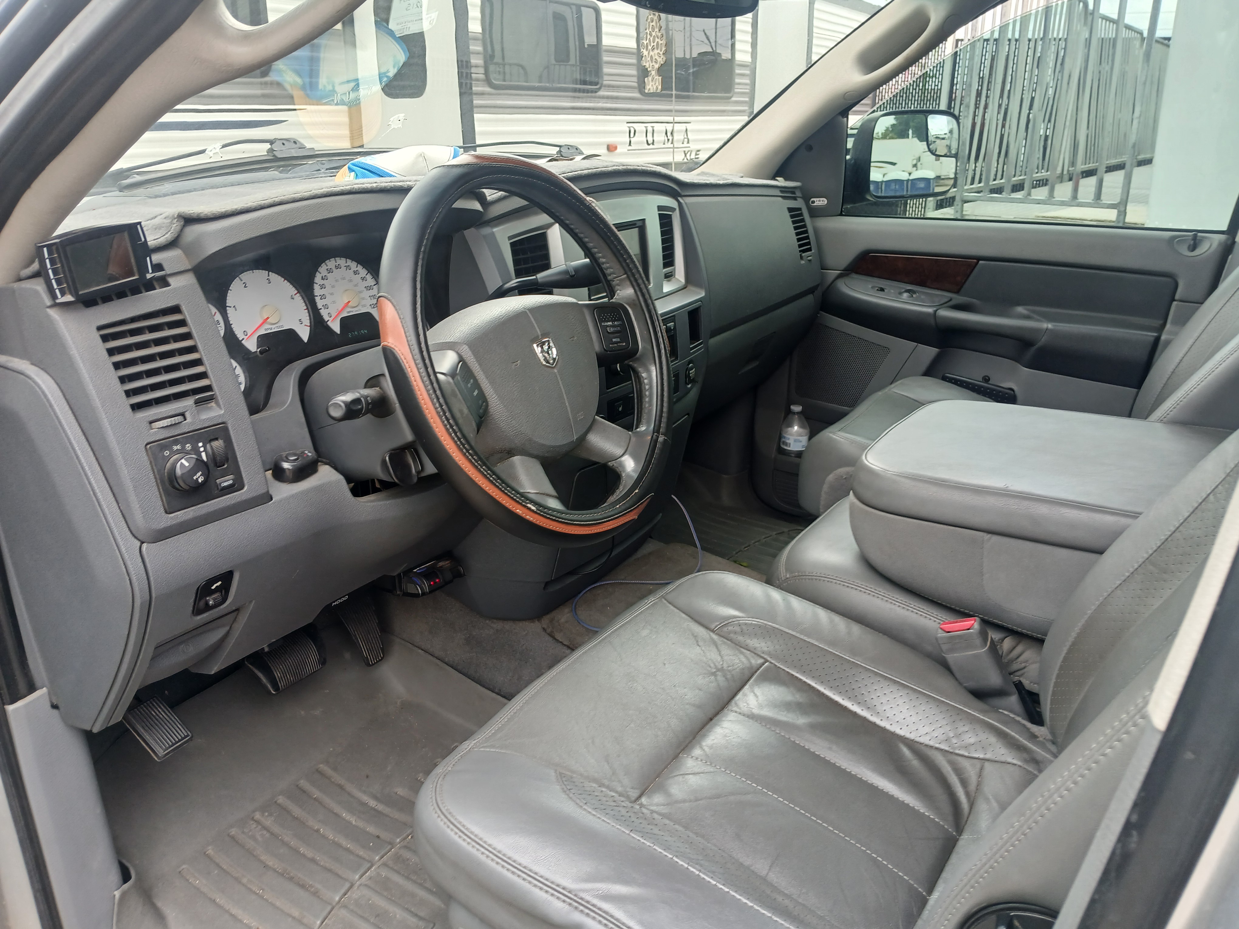Used 2009 Dodge Ram 3500 Truck Laramie AWD/4WD image 6