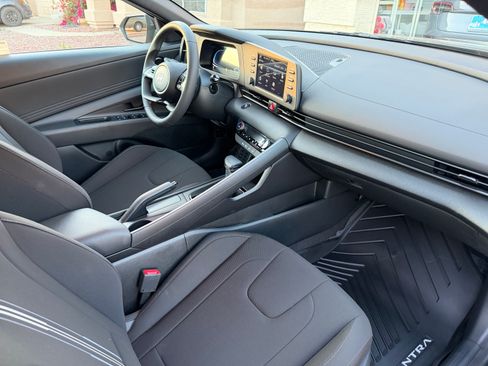 Used 2025 Hyundai Elantra Sport image 15