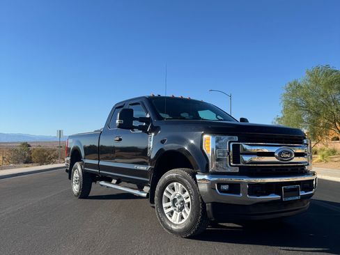 Used 2017 Ford F350 XLT w/ XLT Value Package AWD/4WD image 2