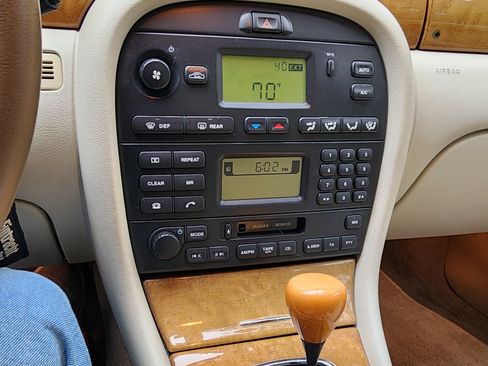 Used 2002 Jaguar X-TYPE 2.5 image 4