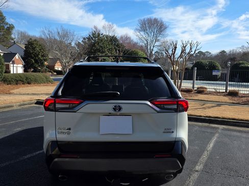 Used 2020 Toyota RAV4 XSE w/ XSE Grade Weather Package image 5