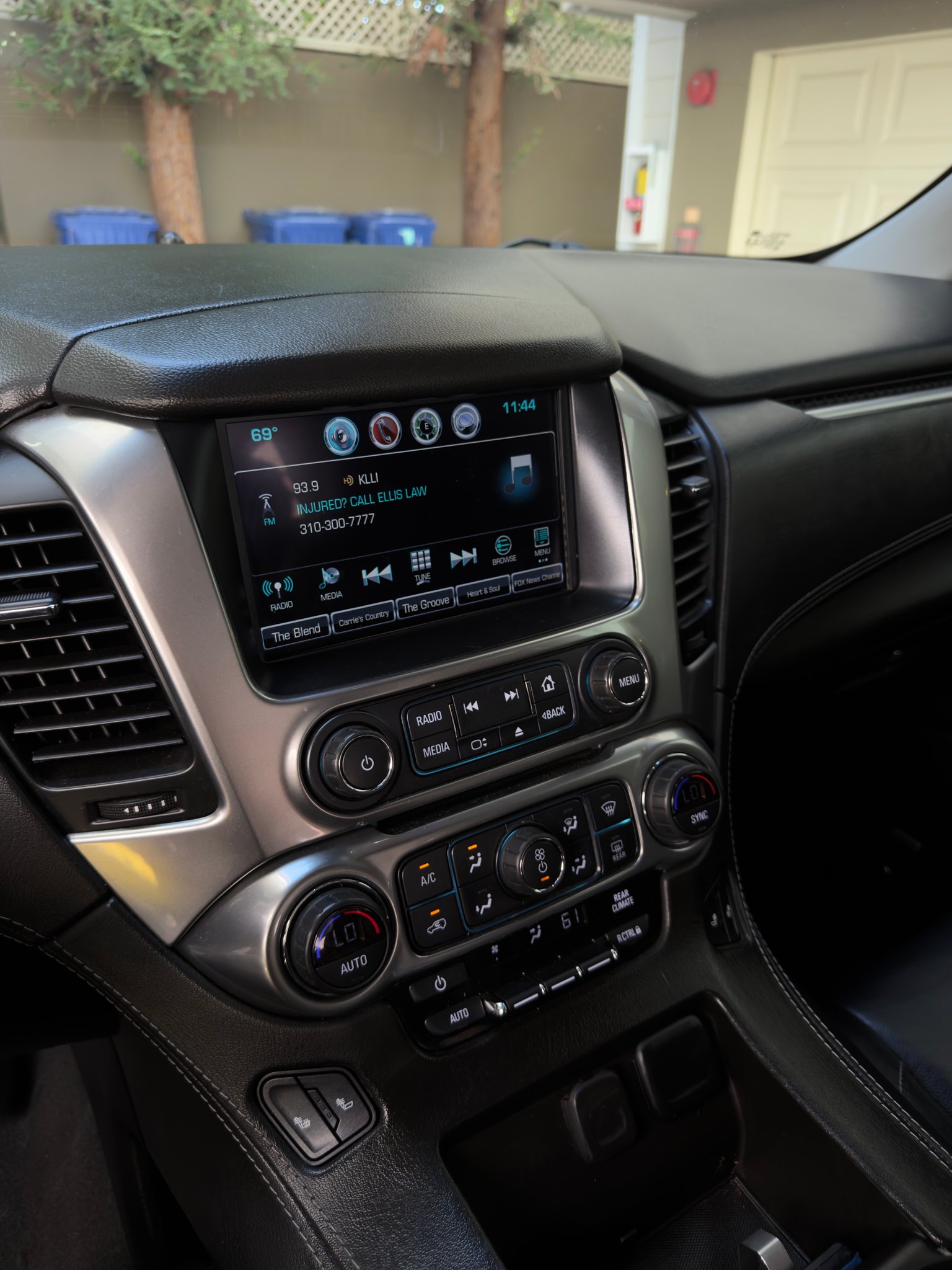 Used 2019 Chevrolet Suburban LT RWD image 9