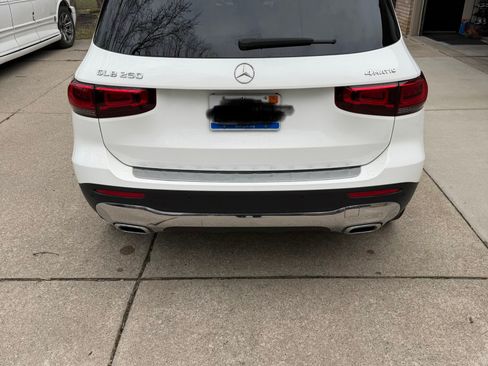 Used 2023 Mercedes-Benz GLB 250 250 4MATIC Sport Utility 4D image 6