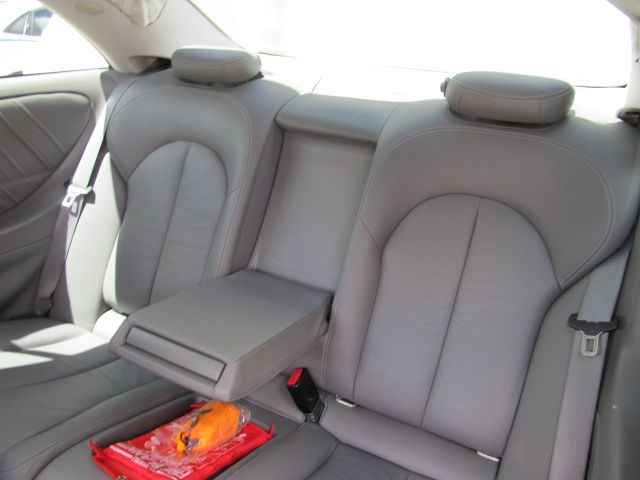 Used 2007 Mercedes-Benz CLK 350 Coupe image 7