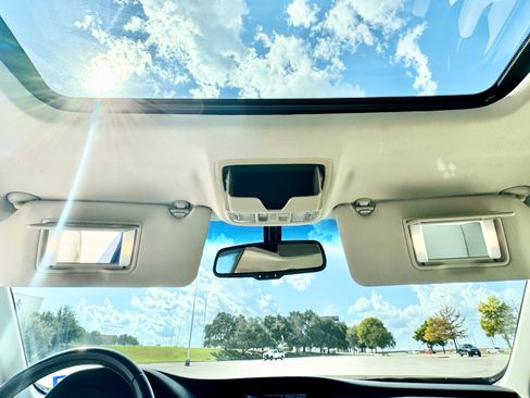 Used 2011 Acura TSX Sedan image 4