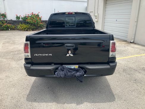 Used 2007 Mitsubishi Raider LS RWD image 4
