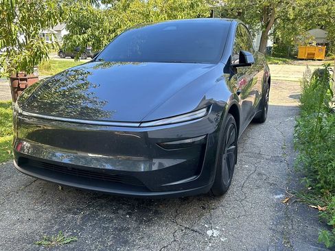 Used 2026 Tesla Model Y Long Range image 5