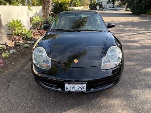 Used 2001 Porsche 911 Carrera 4 image 2