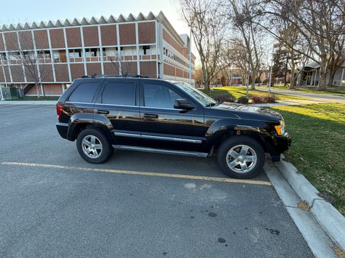 Used 2007 Jeep Grand Cherokee Limited w/ Trailer Tow Group IV image 5