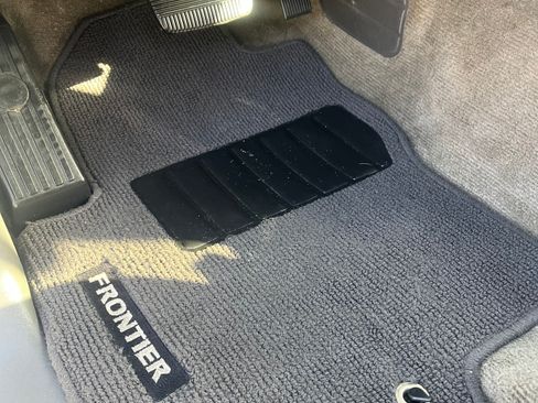 Used 2017 Nissan Frontier SV RWD image 20