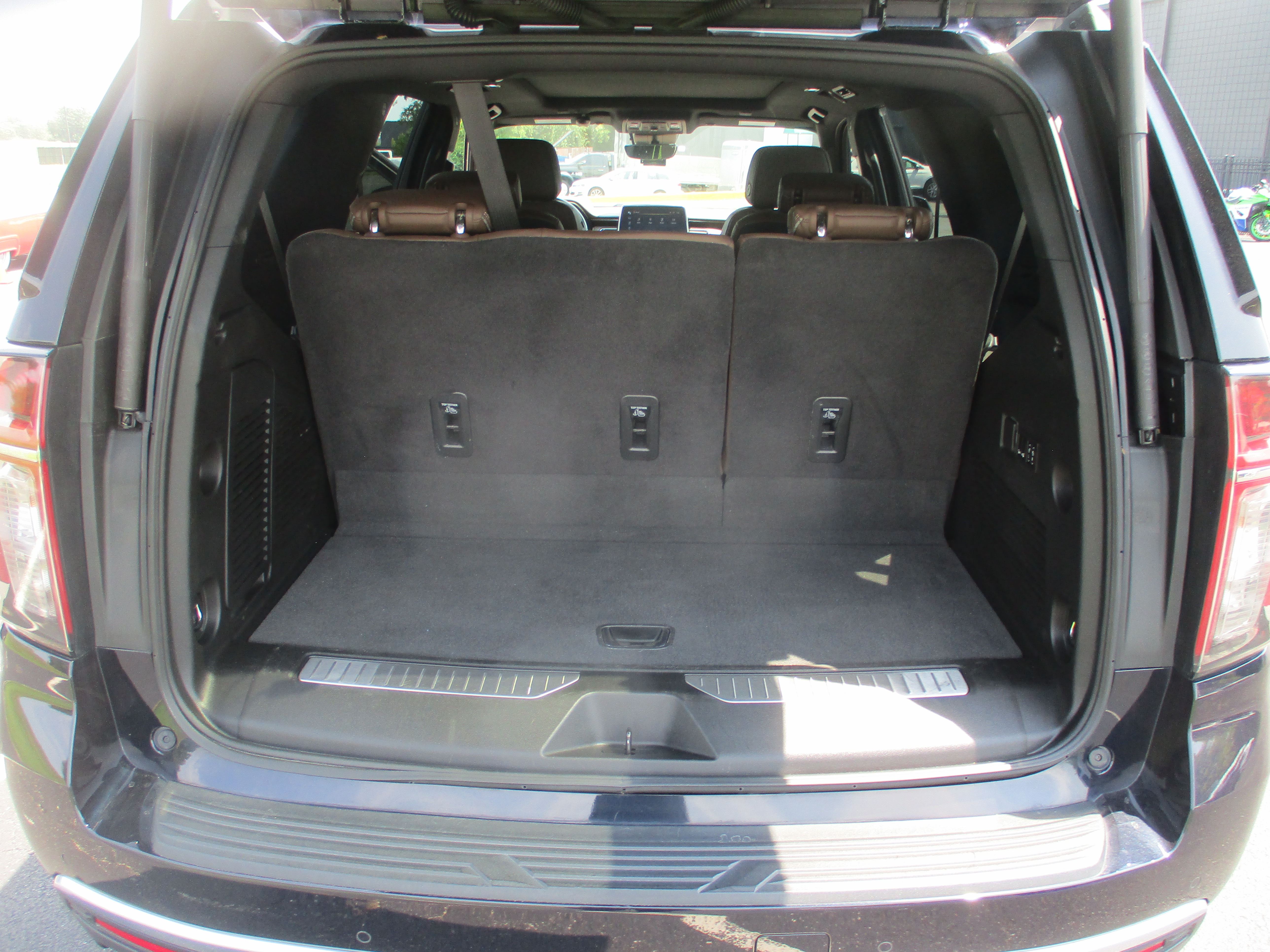 Used 2023 Chevrolet Tahoe High Country AWD/4WD image 18