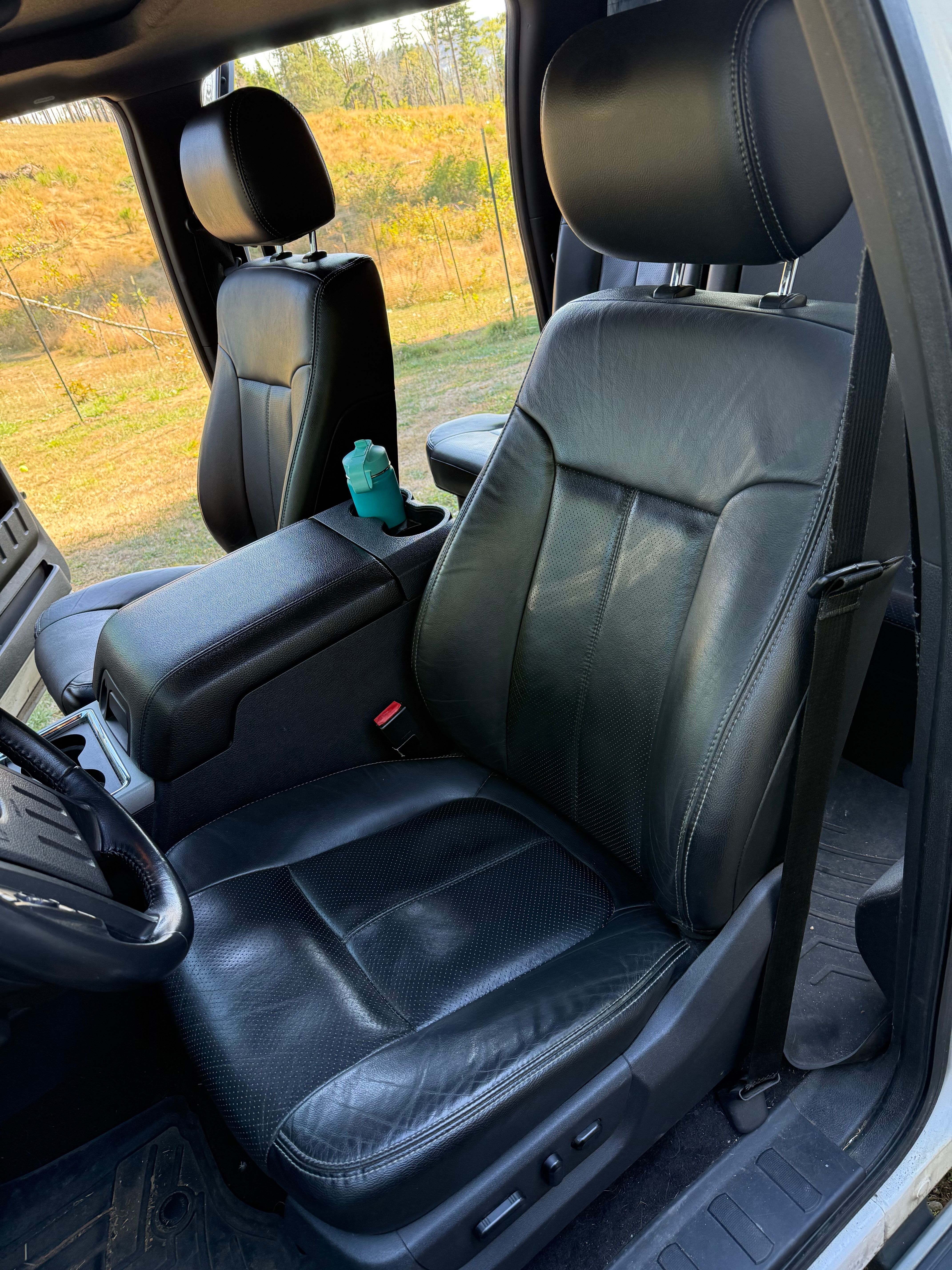 Used 2015 Ford F250 Lariat w/ Lariat Ultimate Package AWD/4WD image 6