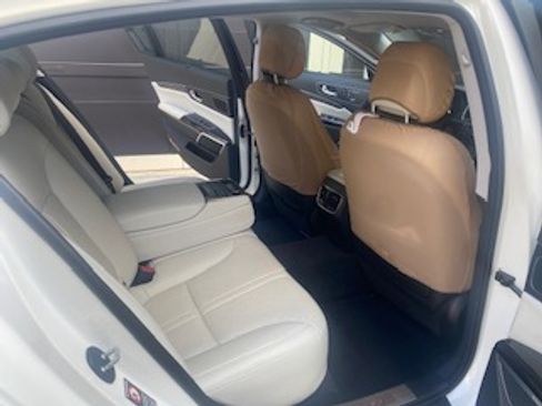 Used 2016 Kia K900 Luxury image 5