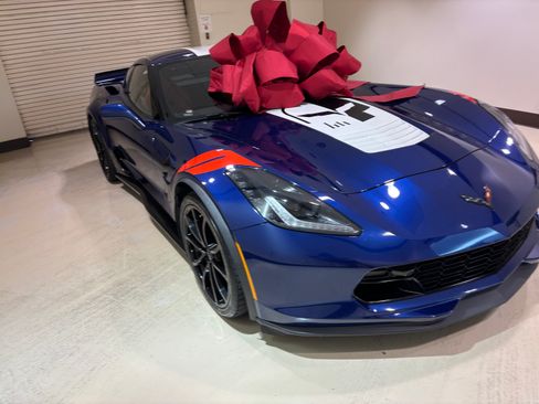 Used 2019 Chevrolet Corvette Grand Sport RWD image 11