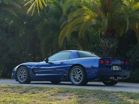Used 2003 Chevrolet Corvette Z06 w/ Memory Package, 3 Drivers RWD image 5