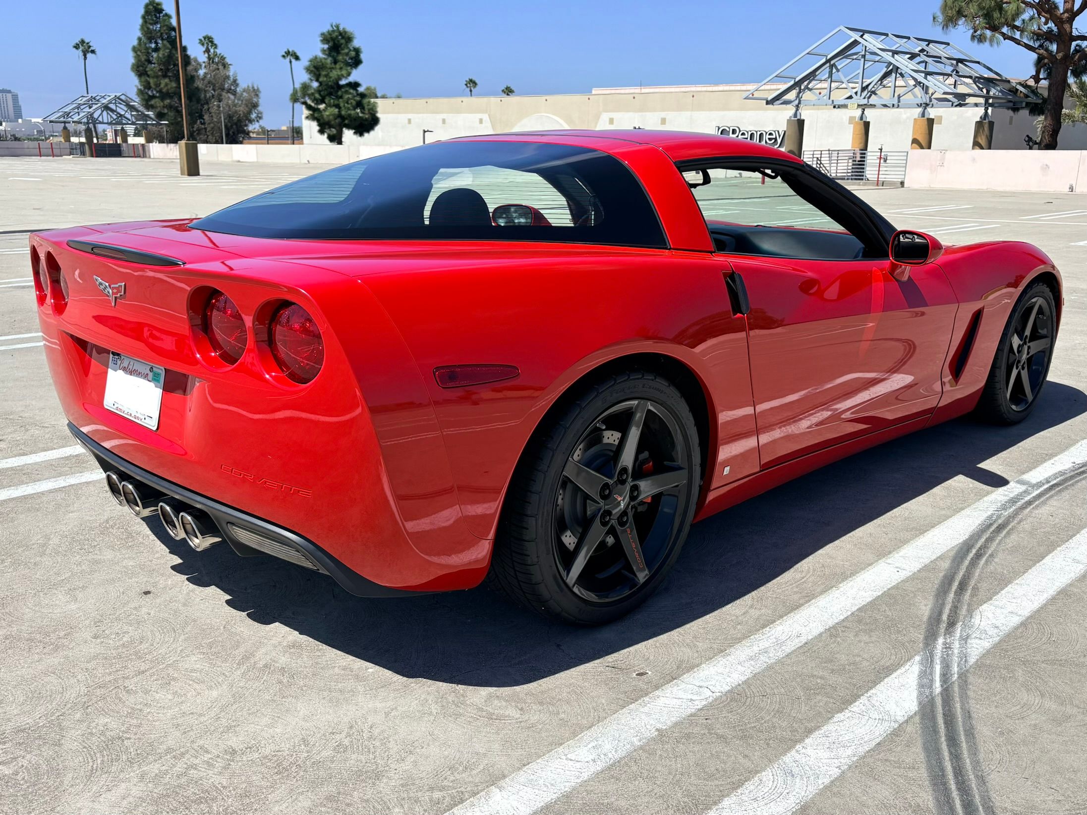 Used 2007 Chevrolet Corvette Coupe w/ Preferred Equipment Group RWD image 1