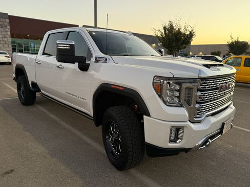 Used 2021 GMC Sierra 2500 Denali w/ Denali Ultimate Package image 2