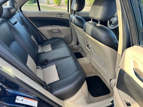 Used 2011 Suzuki Kizashi SE image 17