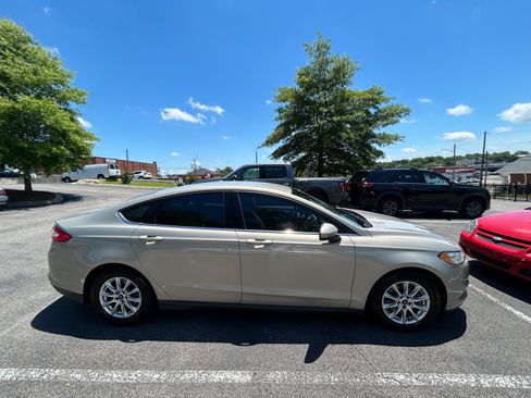Used 2015 Ford Fusion S FWD image 2