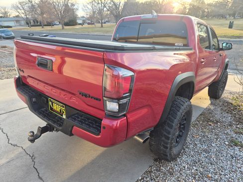 Used 2017 Toyota Tacoma TRD Pro image 13